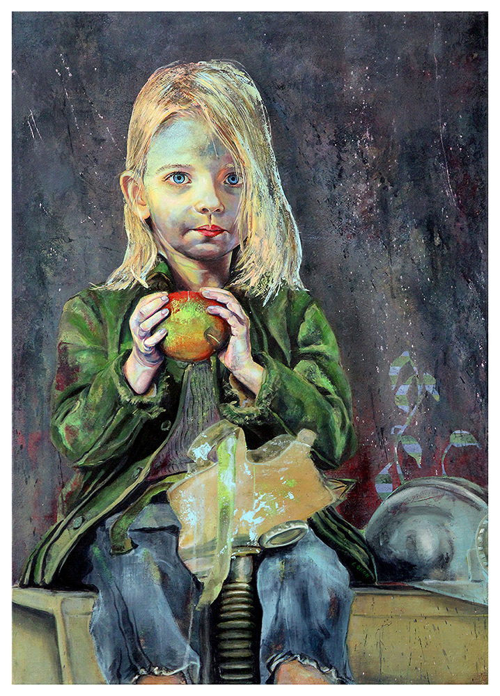 Mädchen mit dreckigem Gesicht, zerrissener Kleidung und einer Gasmaske auf dem Schoß, hält den letzten Apfel in der Hand